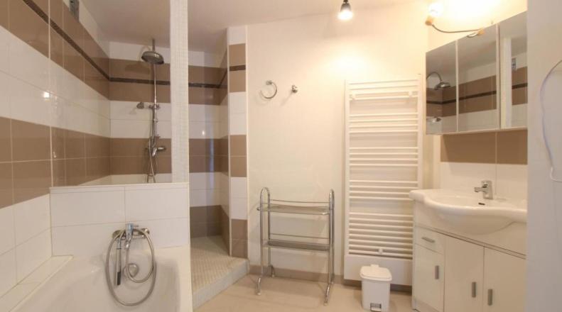 Les Gites De La Maison Bleue D'Estialescq Kültér fotó