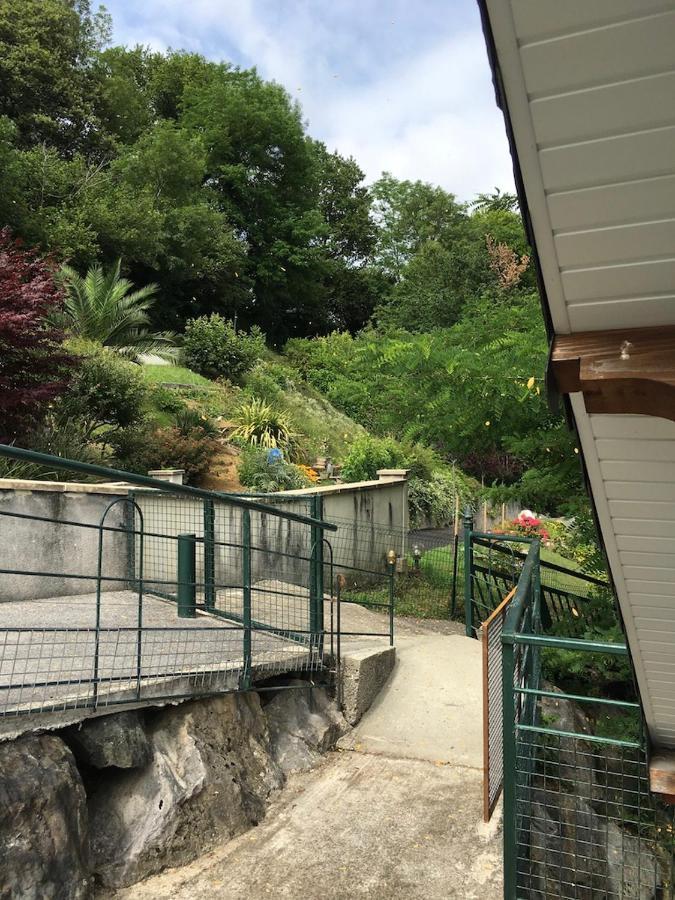 Les Gites De La Maison Bleue D'Estialescq Kültér fotó