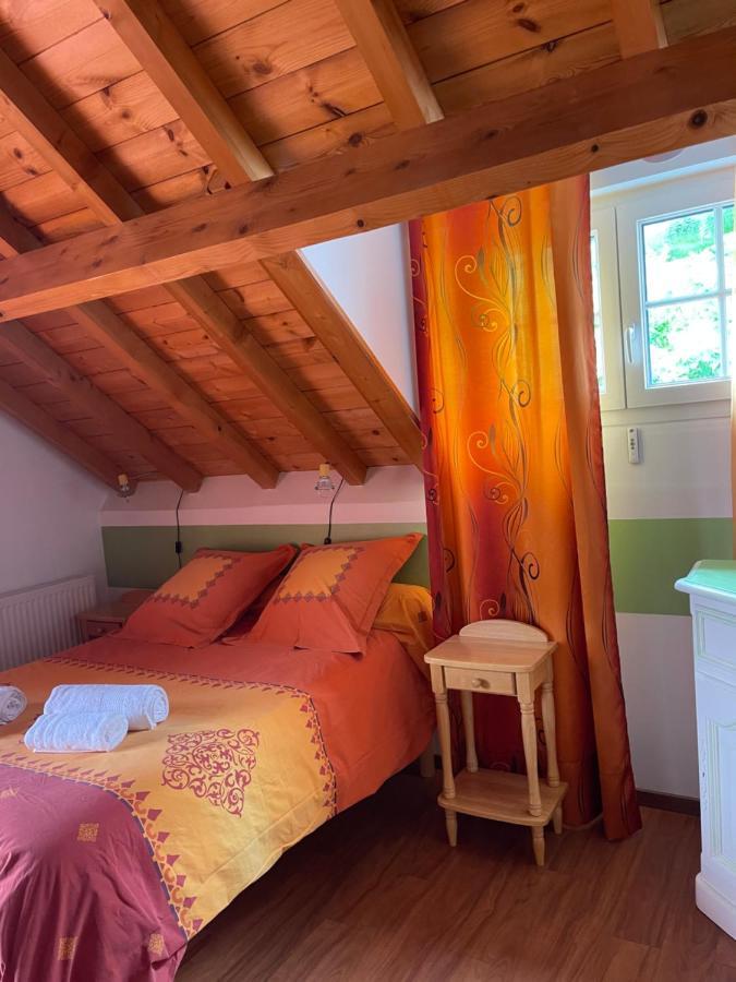 Les Gites De La Maison Bleue D'Estialescq Kültér fotó