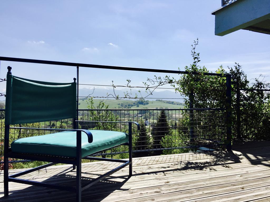 Les Gites De La Maison Bleue D'Estialescq Kültér fotó