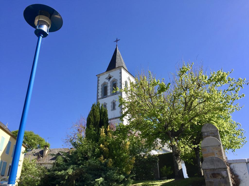 Les Gites De La Maison Bleue D'Estialescq Kültér fotó