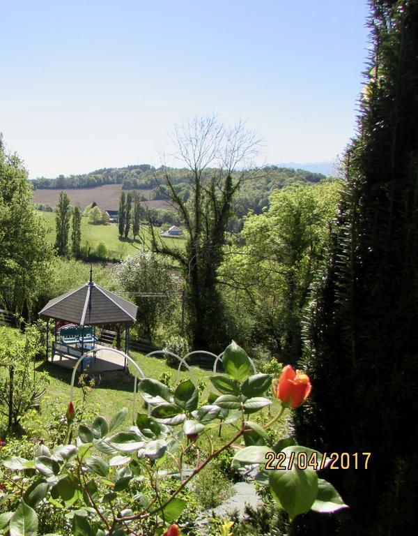 Les Gites De La Maison Bleue D'Estialescq Kültér fotó